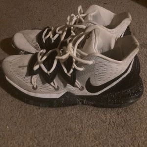 Light worn kyrie 5’s